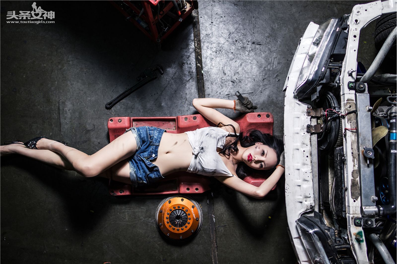 [Toutiaogirls]头条女神 2016.05.06 妖冶美艳OL 米娅